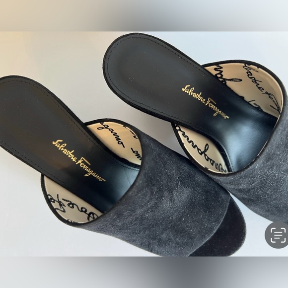 Salvatore Ferragamo black suede slides, sandals NEW in box - Picture 3 of 9